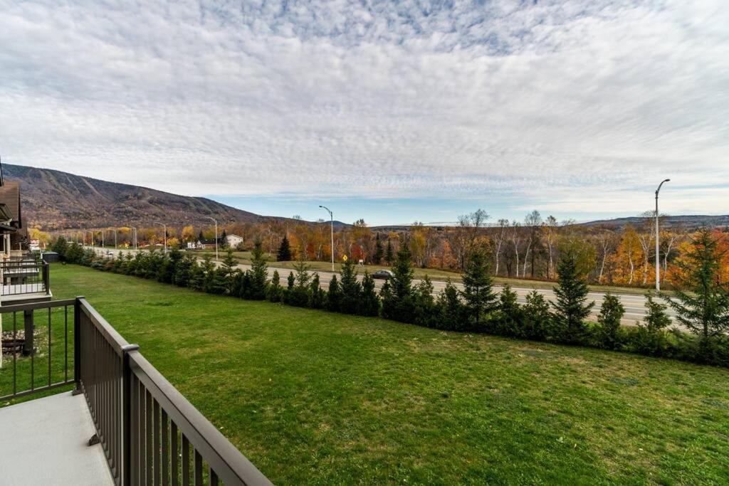 Initial - Boho - Mont-Sainte-Anne Appartement Beaupré Buitenkant foto