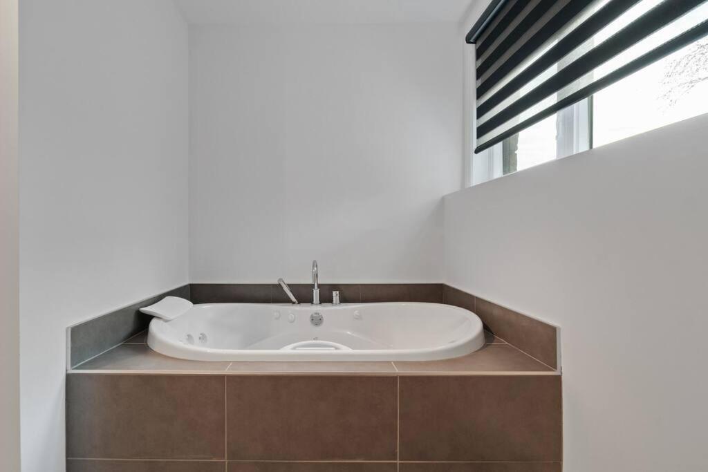 Initial - Boho - Mont-Sainte-Anne Appartement Beaupré Buitenkant foto
