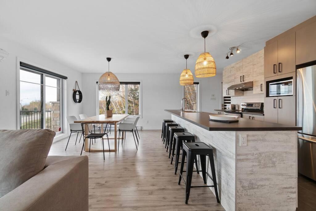 Initial - Boho - Mont-Sainte-Anne Appartement Beaupré Buitenkant foto